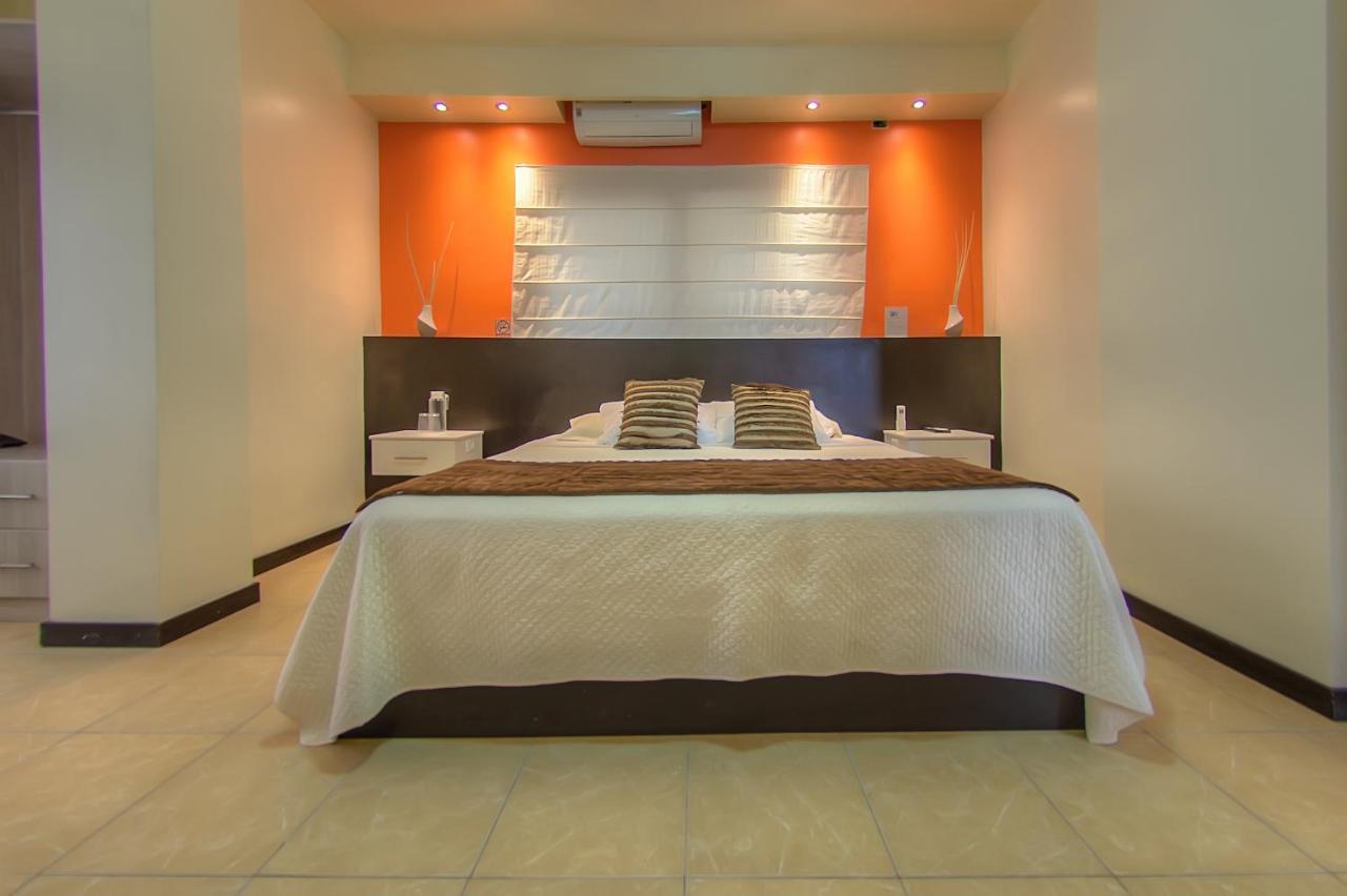 Hotel La Laguna Galapagos ปวยร์โต วิลยามิล ภายนอก รูปภาพ