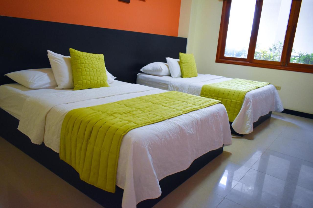 Hotel La Laguna Galapagos ปวยร์โต วิลยามิล ภายนอก รูปภาพ