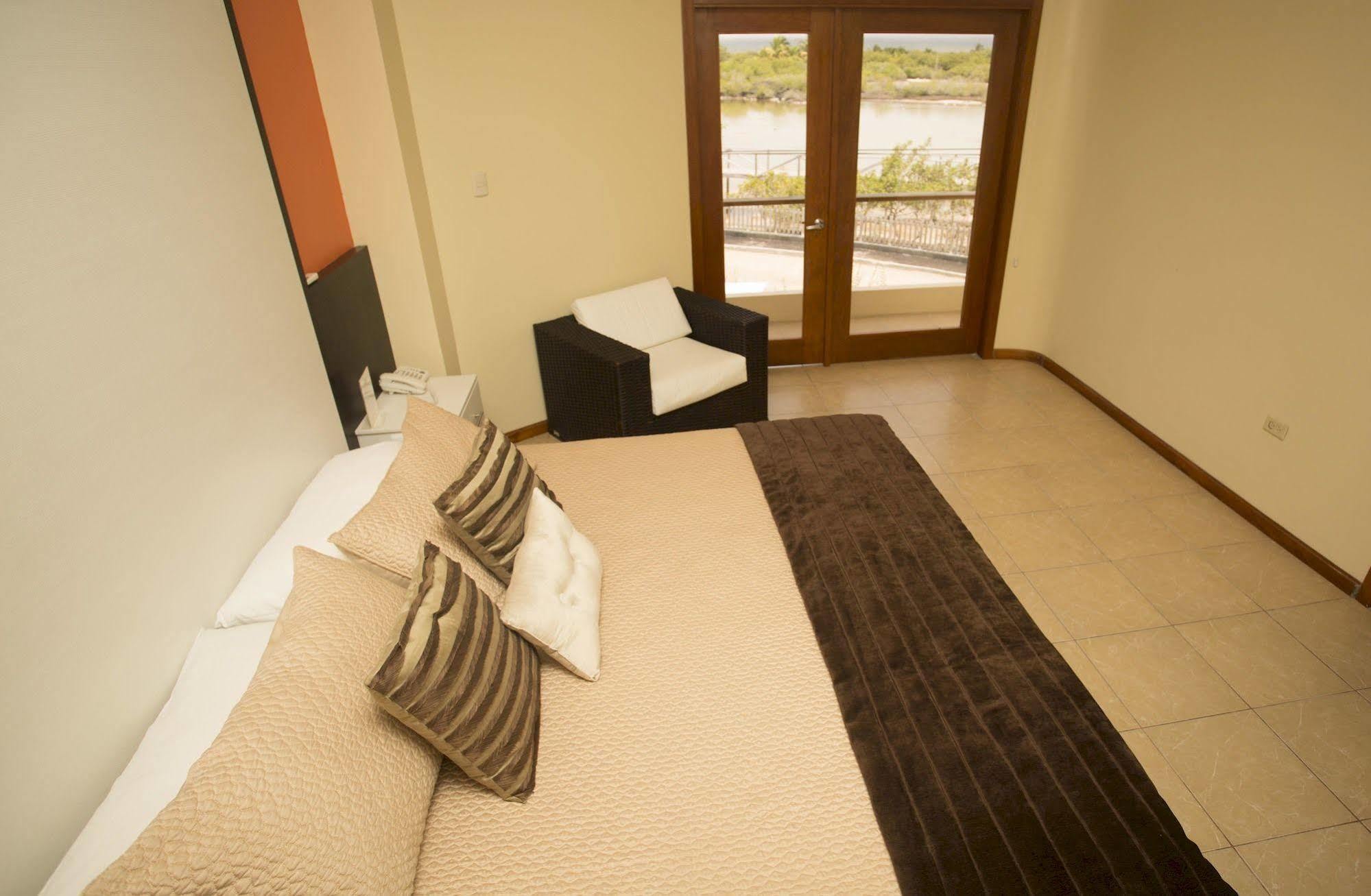 Hotel La Laguna Galapagos ปวยร์โต วิลยามิล ภายนอก รูปภาพ